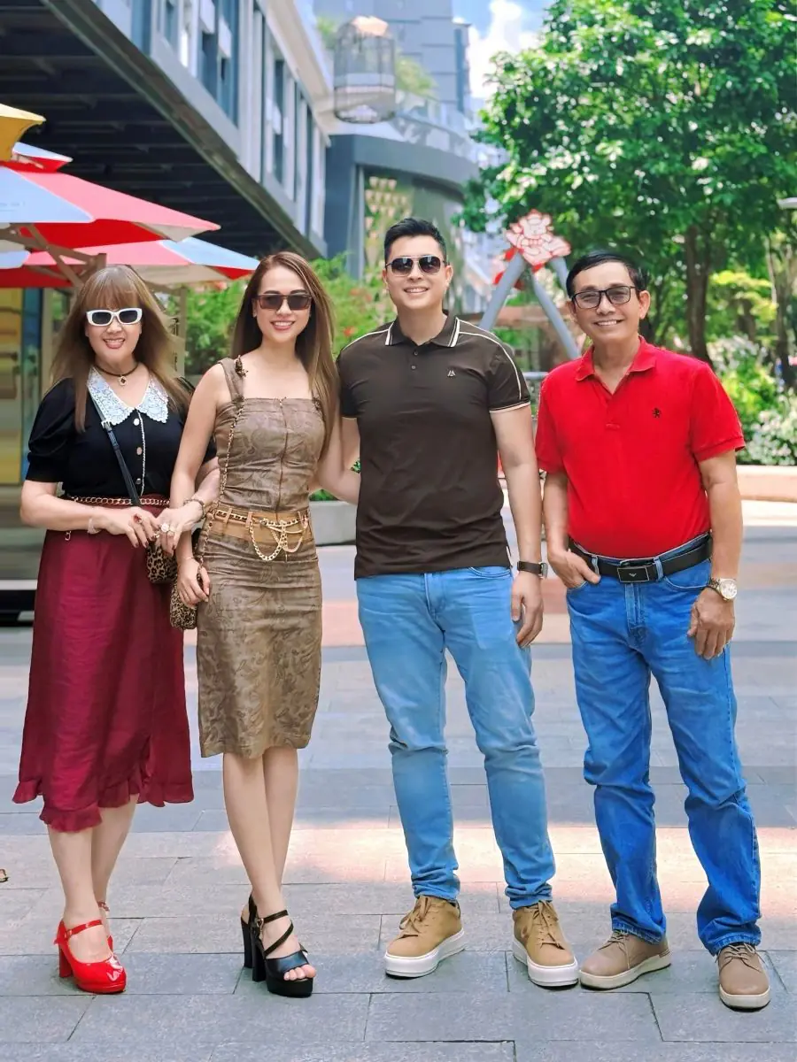 Ca sĩ Lina Nguyễn về thăm quê hương sau những ngày định cư Mỹ 15 Phu nu hien dai lina nguyen 02