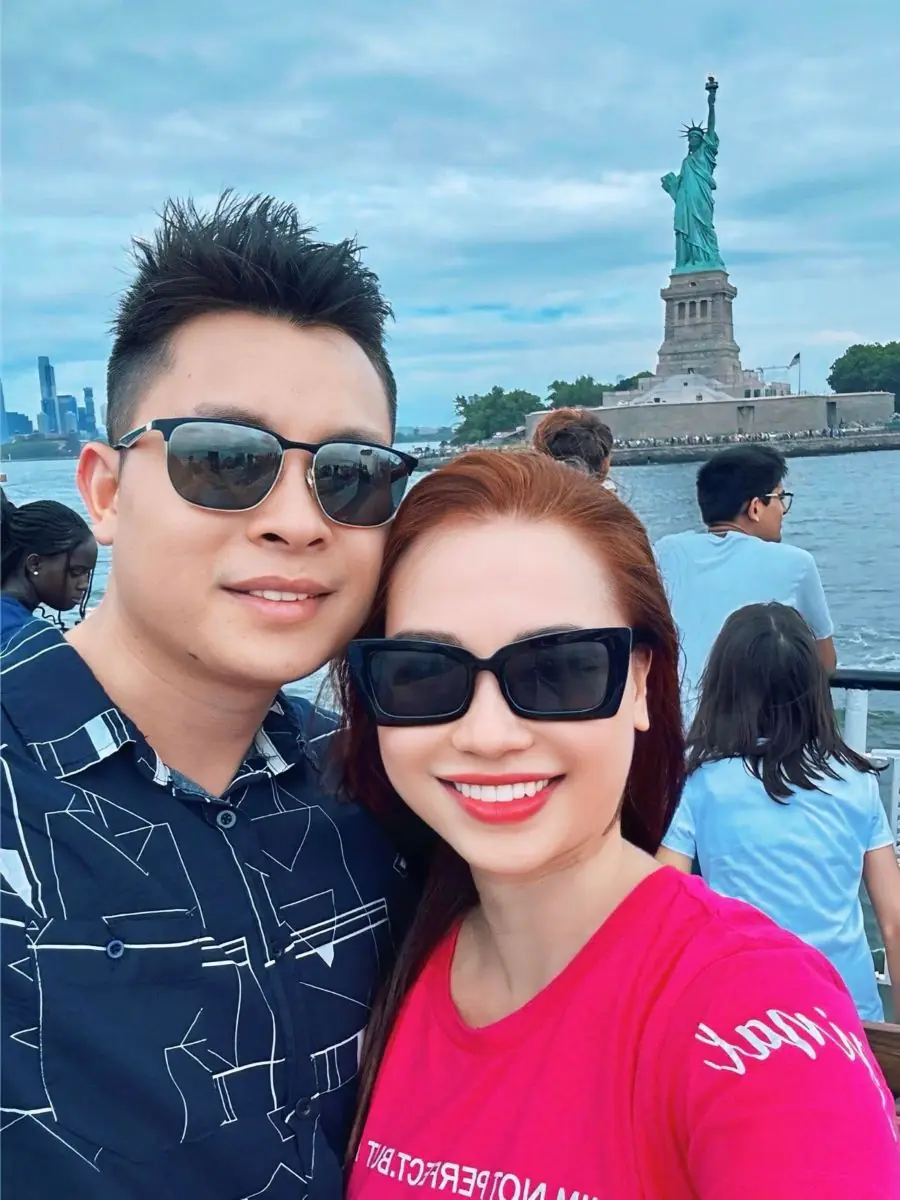 Ca sĩ Lina Nguyễn về thăm quê hương sau những ngày định cư Mỹ 22 Phu nu hien dai lina nguyen 09