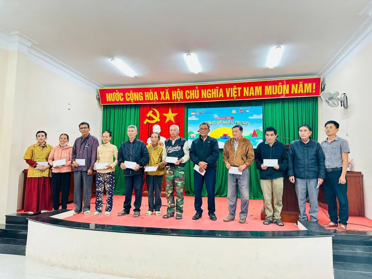 Phu nu hien dai thien nguyen thien tam 05