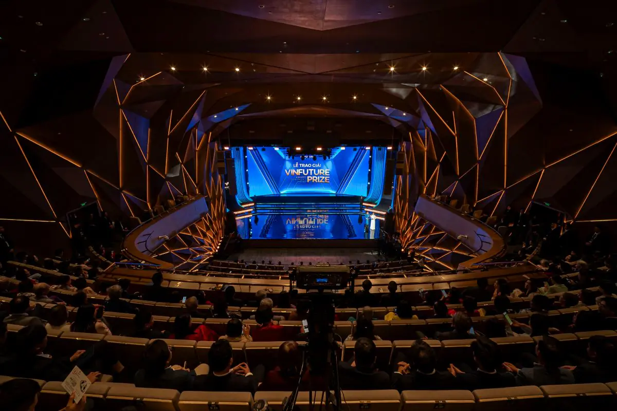 Phu nu hien dai vin future 09