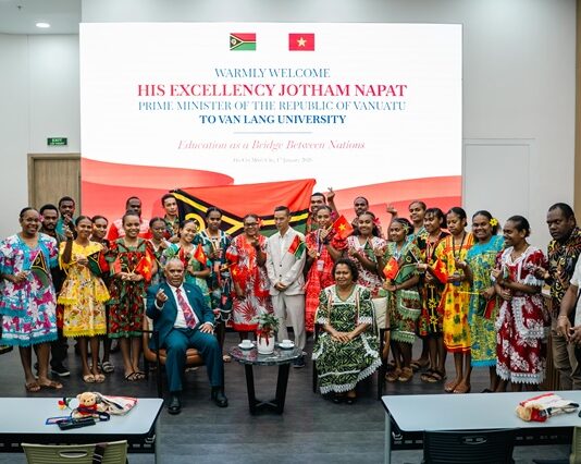 Đại học Văn Lang đón tiếp Thủ tướng Cộng hòa Vanuatu đến thăm trường