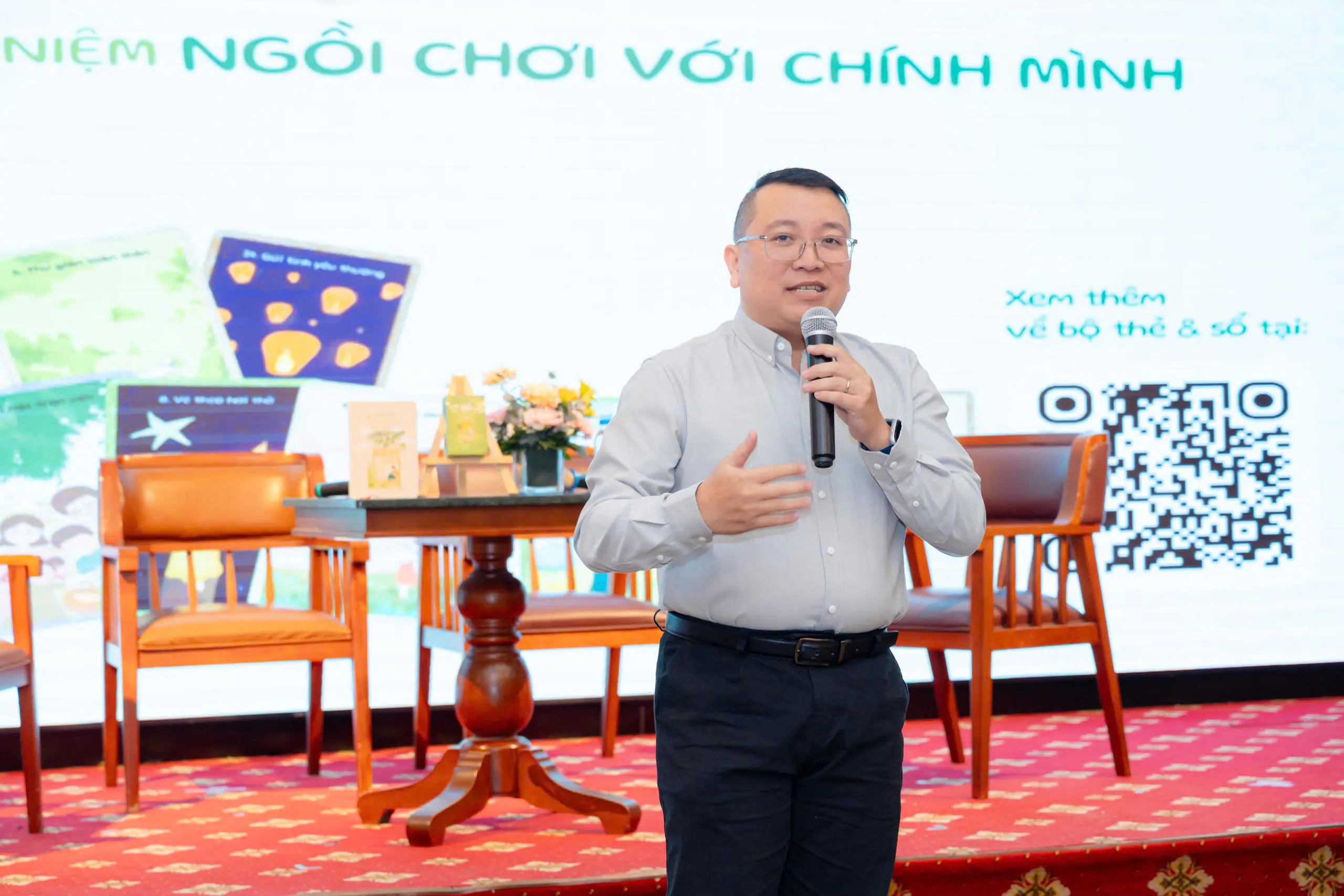 Thái Hà Books và Forest Link ra mắt Bộ thẻ “Về nhà với nhau” và Sổ nhật ký chánh niệm “Ngồi chơi với chính mình” 3 Phu Nu hien Dai Bo the Ve nha voi nhau 2