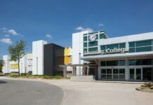 BIOTECHNOLOGY ADVANCED DIPLOMA Công nghệ Sinh học Cao đẳng chuyên sâu tại Fleming College, Canada.