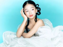 Mẫu nhí Ruby Tâm Nhi diện thiết kế kỷ lục của NTK Nguyễn Minh Công