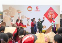 NGƯỜI DÂN NGHỆ AN THAM GIA TRẢI NGHIỆM VĂN HÓA TẾT TẠI SỰ KIỆN CỘNG ĐỒNG “CHUNG VỊ TẾT VIỆT, GẮN KẾT MUÔN MIỀN”