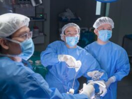 Vinmec cứu sống cụ ông 70 tuổi mắc “ung thư chồng ung thư” Ba lần phẫu thuật cứu cụ ông mắc hai bệnh ung thư