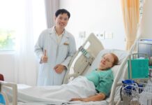 Vinmec Phú Quốc cứu sống bệnh nhân cao tuổi người Đức tính mạng “ngàn cân treo sợi tóc”