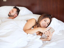 Tại sao phụ nữ ngoại tình lại dễ bị ‘bắt bài’ hơn đàn ông?