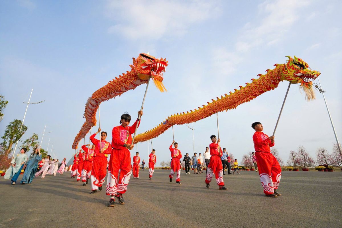 Phu nu hien dai Green Paradise Tet Fest 04