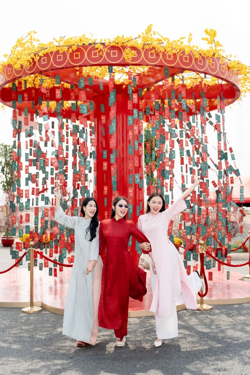 Phu nu hien dai Green Paradise Tet Fest 09