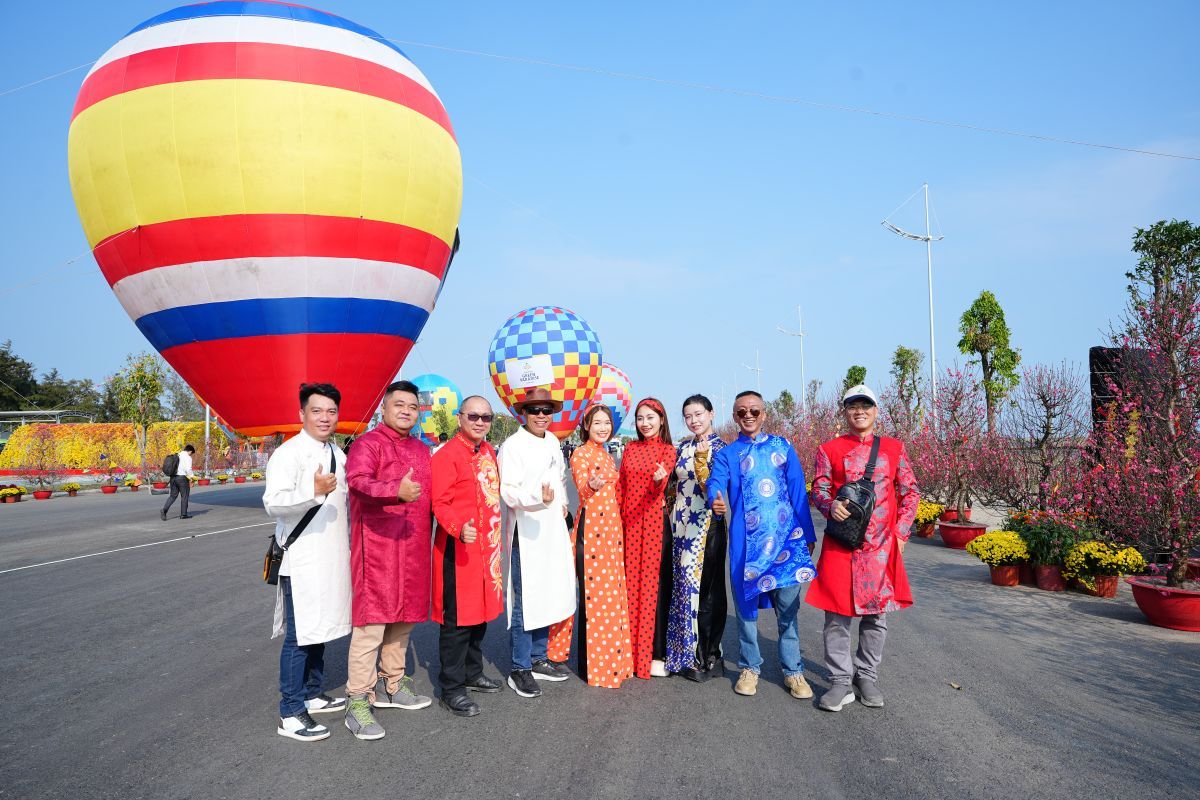 Phu nu hien dai Green Paradise Tet Fest 14