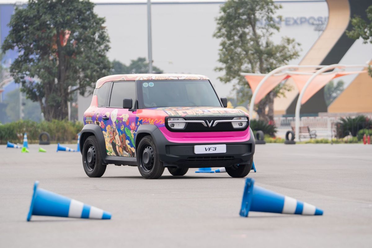 Phu nu hien dai VinFast VF 3 01