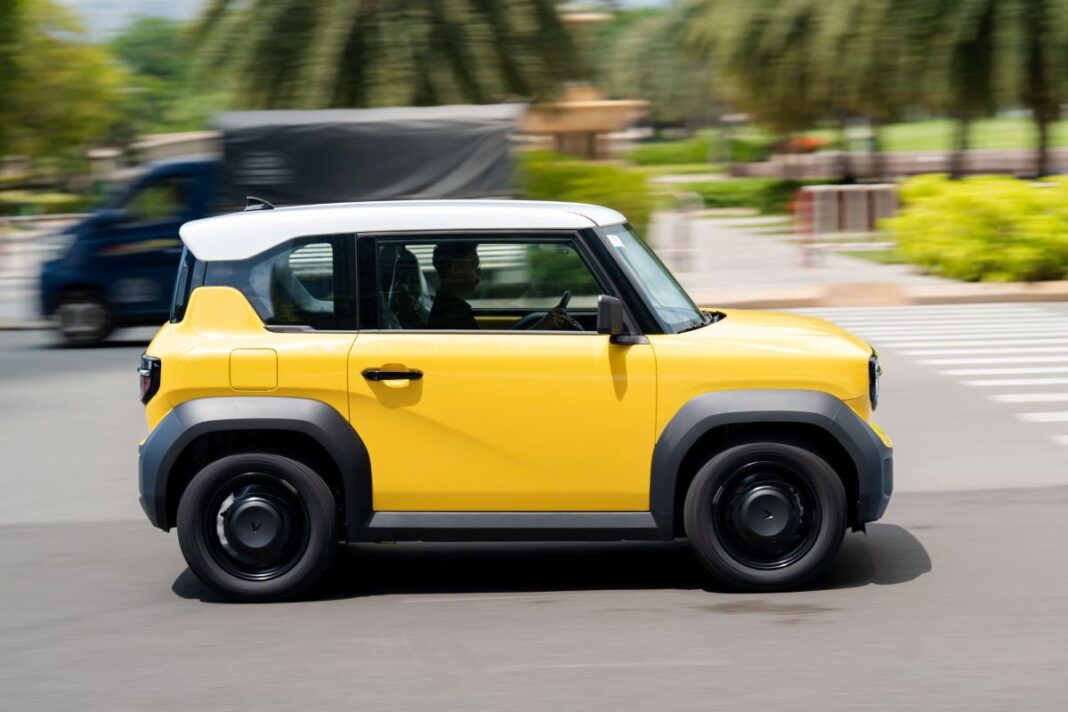 Phu_nu_hien_dai_VinFast_VF_3_02