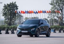 Mua VinFast VF 7 lúc này, hưởng trọn bộ ba ưu đãi: Lãi suất cố định, 0 đồng vốn đối ứng, sạc miễn phí 3 năm