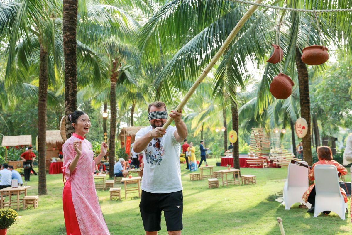 Phu nu hien dai du lich tet phu quoc 07