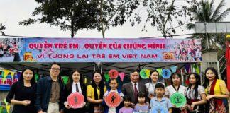 Trung tâm Trẻ em và phát triển (CCD) mang “Quyền trẻ em – Quyền của chúng mình” đến Hội chợ Tết 0 đồng tại xã biên giới Tam Thái, Nghệ An