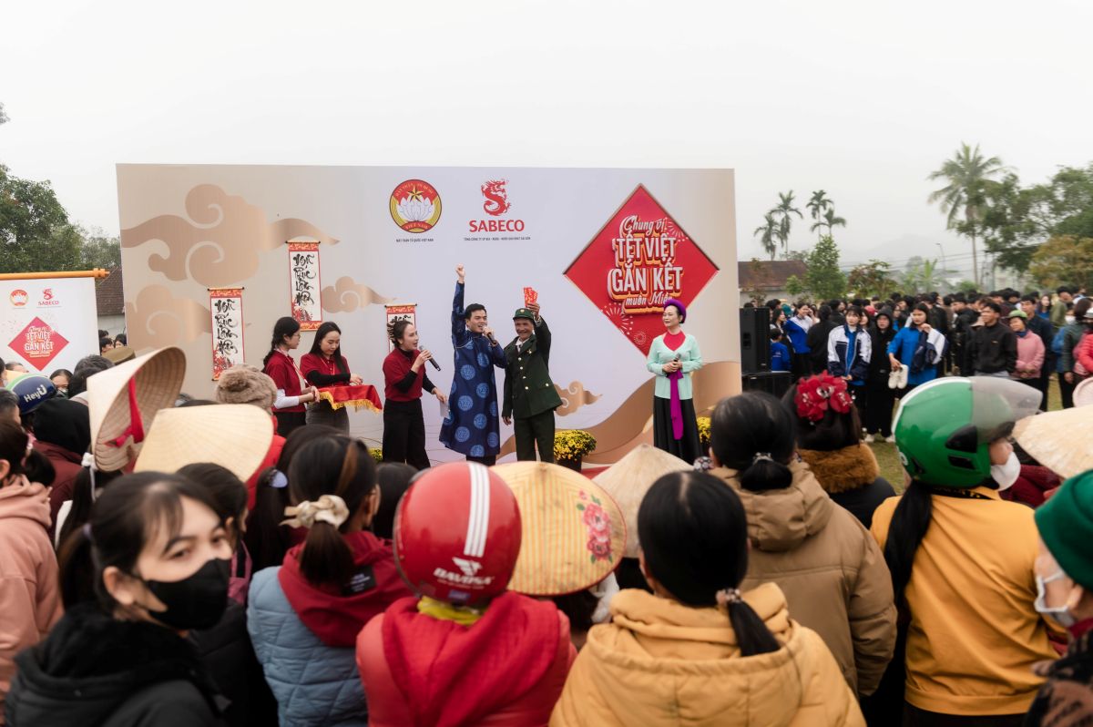 Phu nu hien dai sabeco chung vi tet viet 04