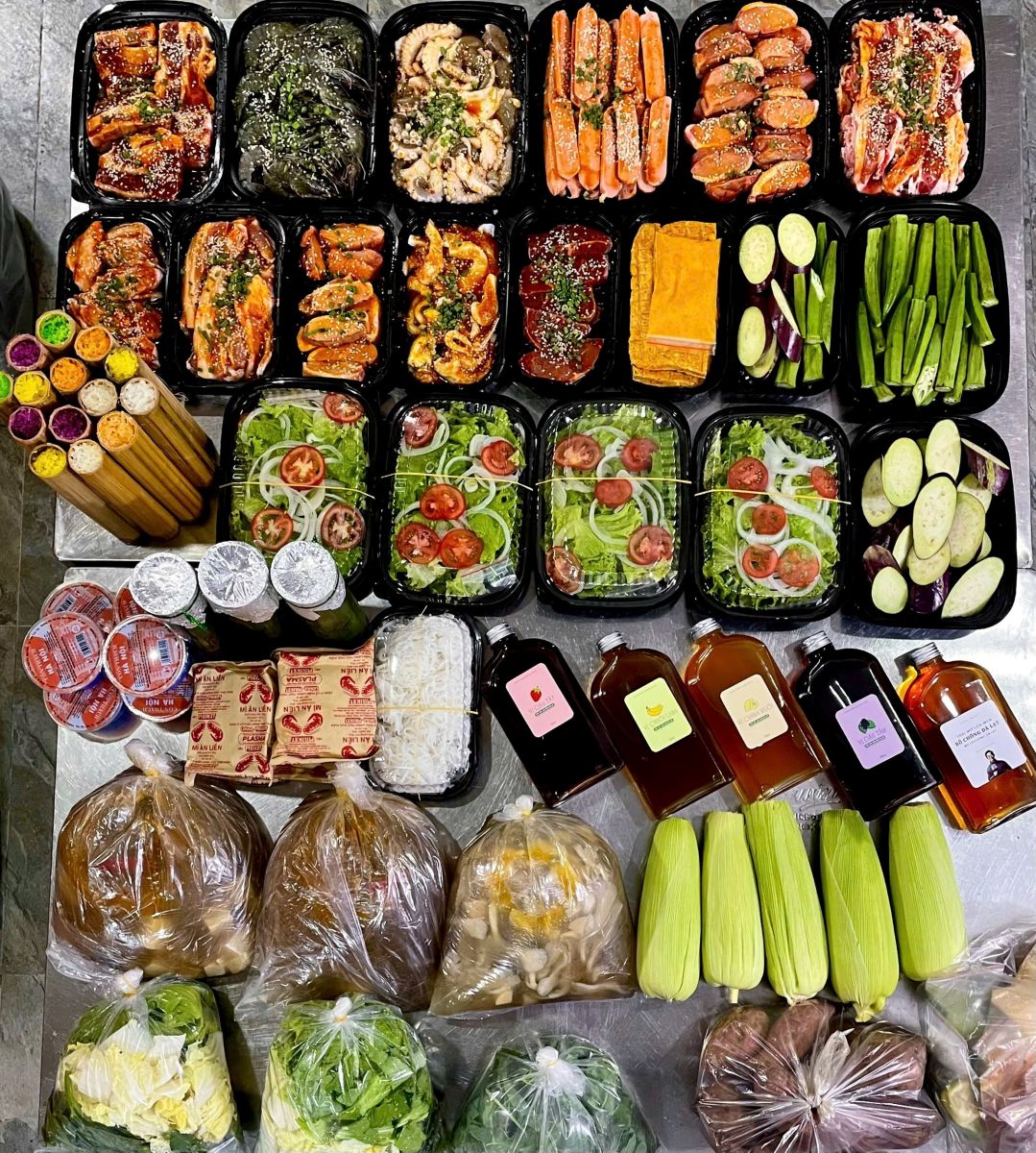 Phu nu hien dai BBQ tan noi bep chu viet 01