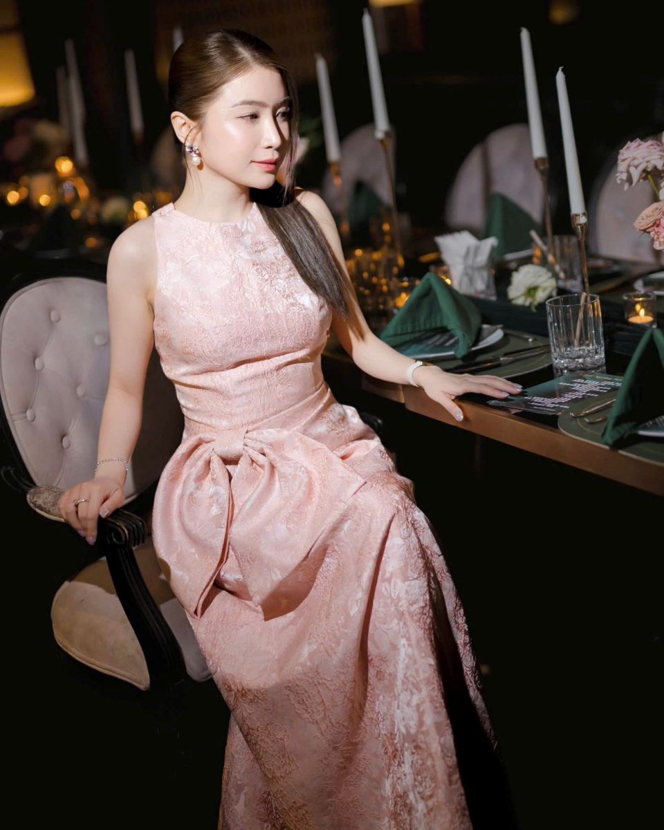 Phu nu hien dai CHRISTINE ho thuy hong phuc 04