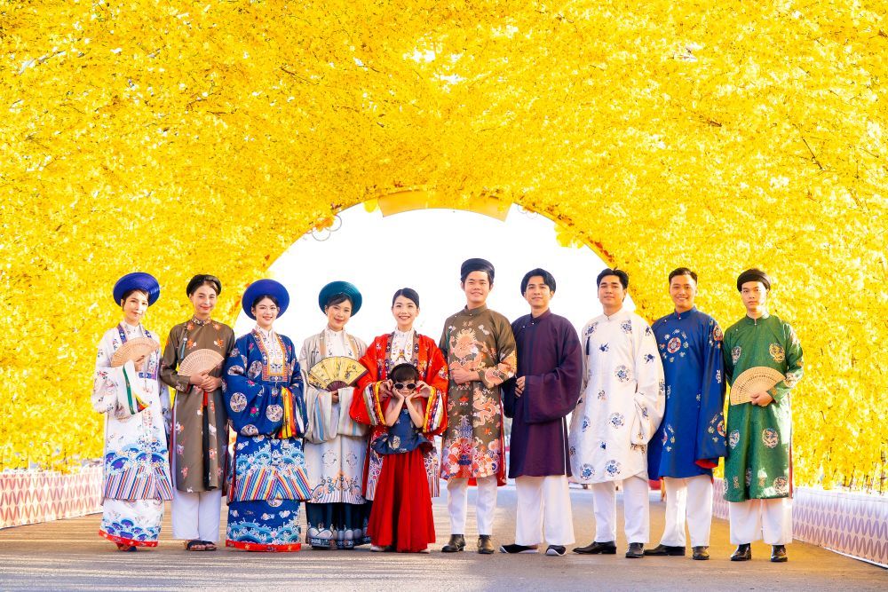 Phu nu hien dai Green Paradise Tet Fest 01