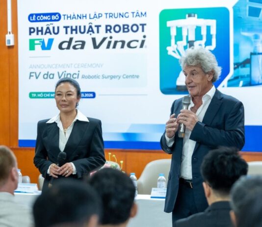 BỆNH VIỆN FV RA MẮT TRUNG TÂM PHẪU THUẬT ROBOT FV DA VINCI