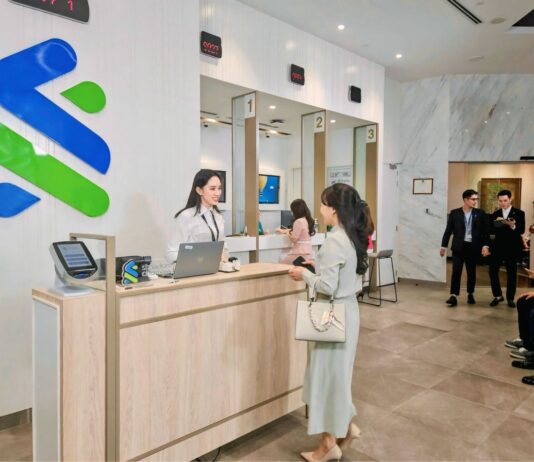 Standard Chartered được vinh danh Ngân hàng Tài trợ Thương mại Tốt nhất Việt Nam 2026