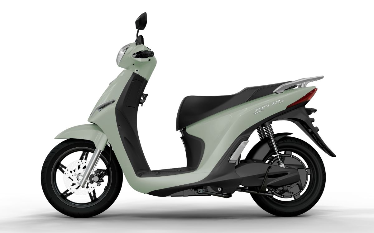 Phu nu hien dai VinFast Feliz II 01