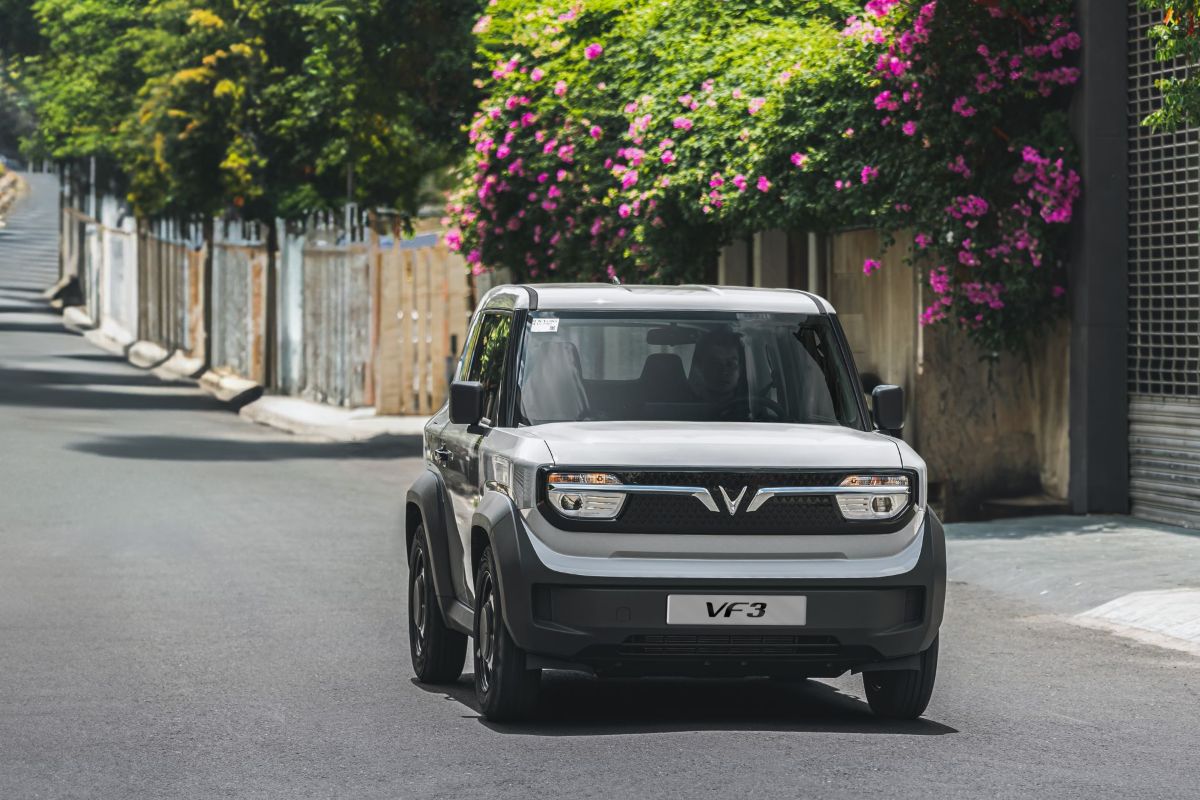 Phu nu hien dai VinFast VF 3 02 1