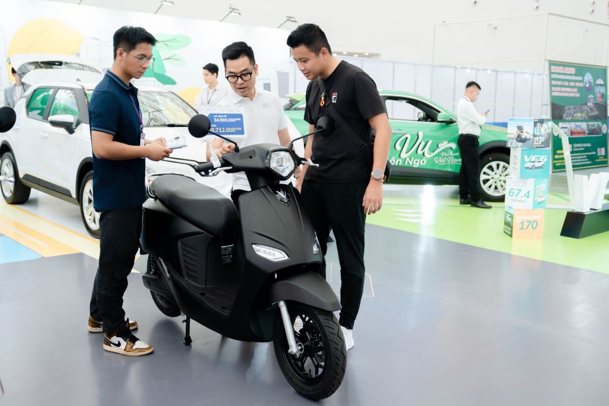 Phu nu hien dai VinFast Vero X 01