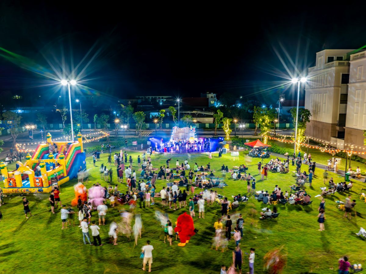 Phu nu hien dai The Sentosa Vinhomes Star City 01