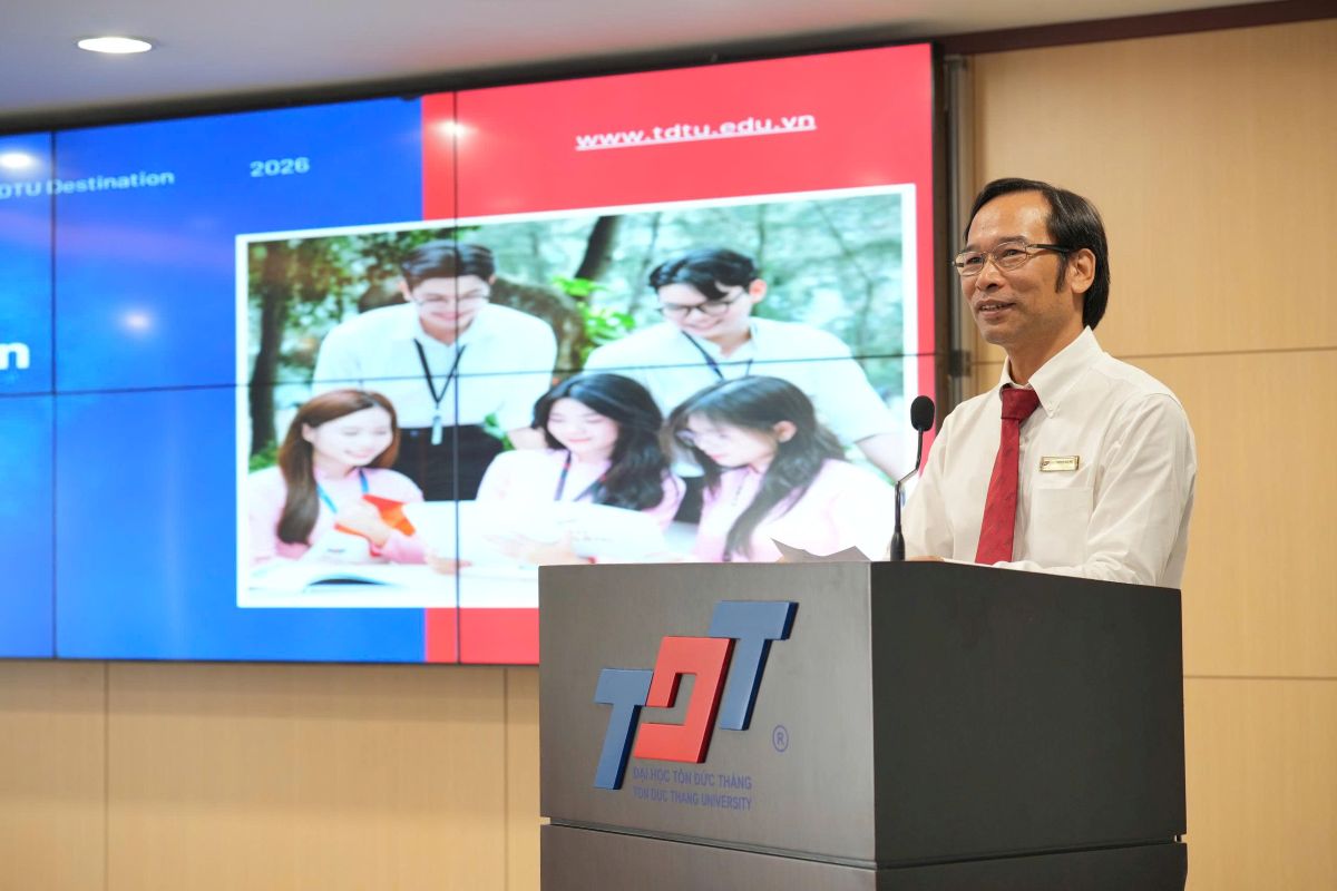 Phu nu hien dai dai hoc ton duc thang 03