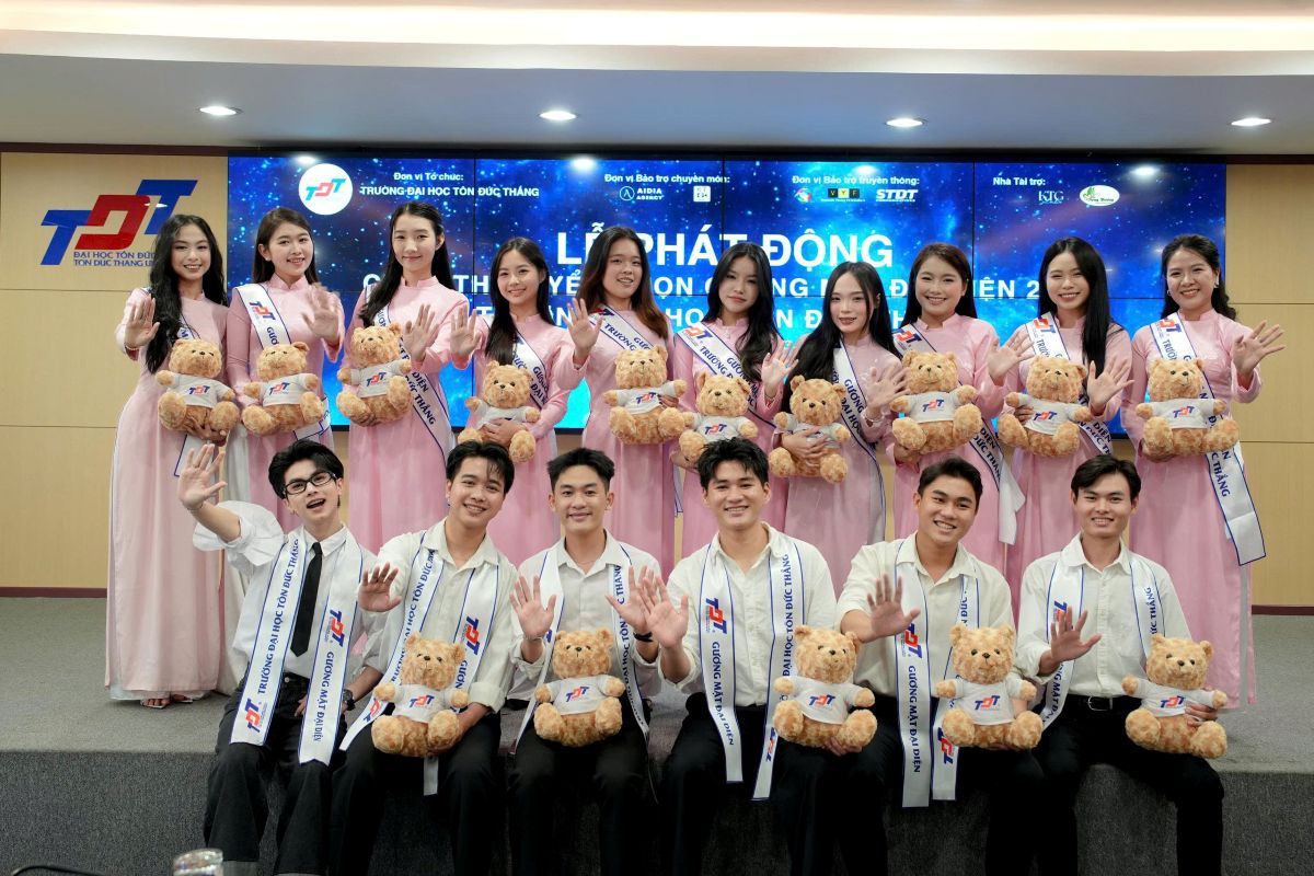 Phu nu hien dai dai hoc ton duc thang 04