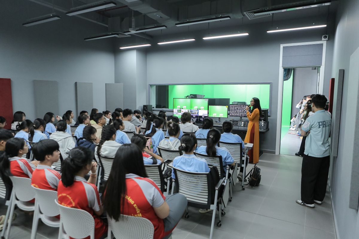 Phu nu hien dai future fest dai hoc van lang 04