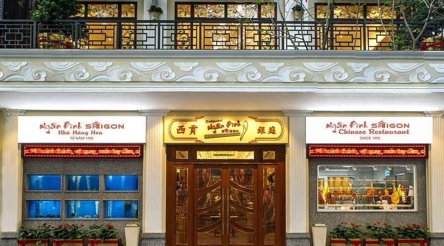 Phu_nu_hien_dai_ngan_dinh_sai_gon_02