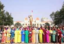 Hơn 58.000 phụ nữ đồng diễn áo dài tại TPHCM