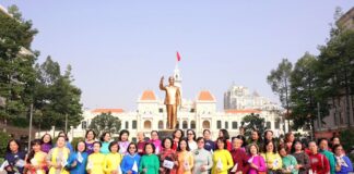 Hơn 58.000 phụ nữ đồng diễn áo dài tại TPHCM