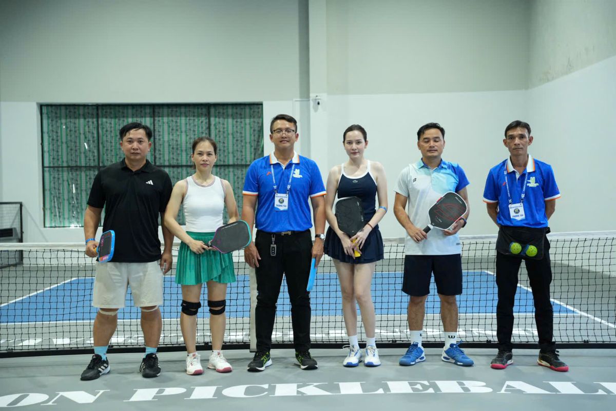 Khai mạc Giải Pickleball Tuy Hòa Mở Rộng Tranh Cup Huy Tùng Coffee Lần 1/2026 4 phu nu hien dai pickball huy tung coffee 12