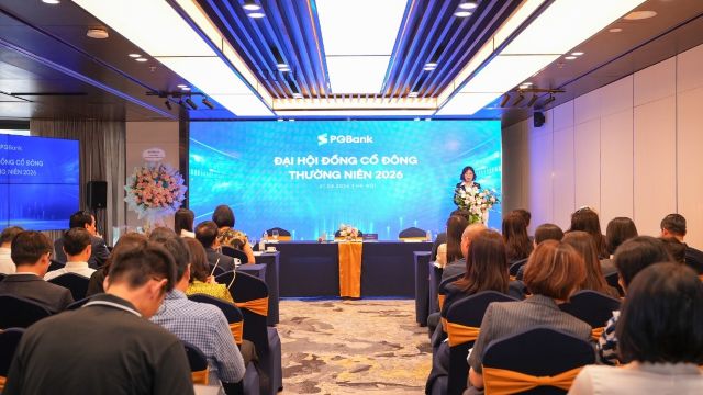 Phu nu hien dai PG Bank 01