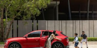 Từ chiếc xe “mua thêm”, VinFast VF 8 thành xe chính của gia đình vì quá rộng rãi, êm ái