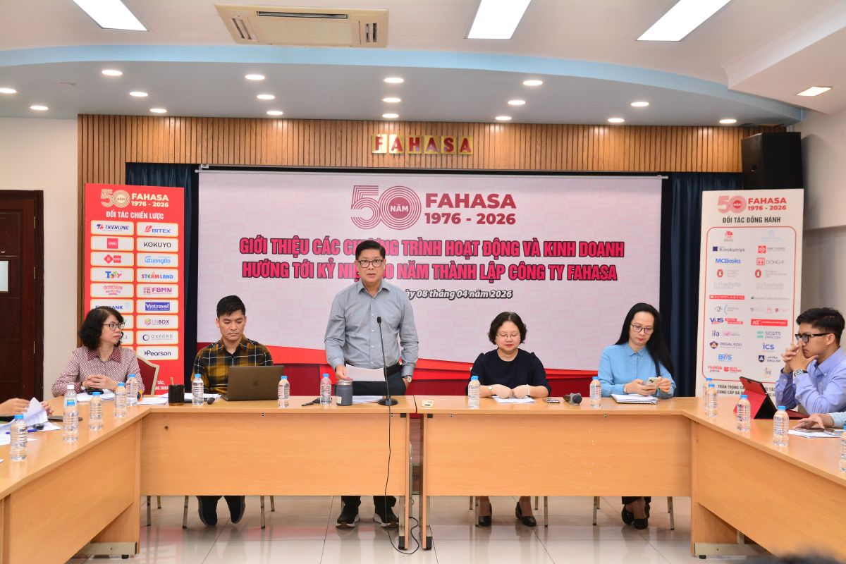 Fahasa tổ chức chuỗi các hoạt động hướng tới kỷ niệm 50 năm ngày thành lập 1 Phu nu hien dai fahasa 01