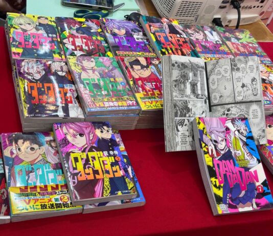 Sôi động Lễ hội Nhật Bản unbox manga Dandadan