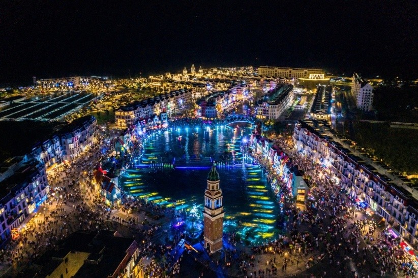 Phu nu hien dai phu quoc United Center 01