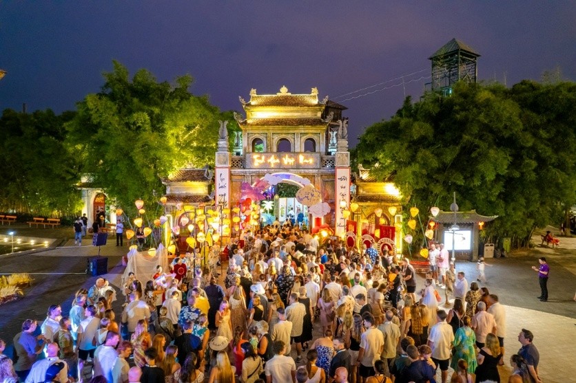 Phu nu hien dai phu quoc United Center 02