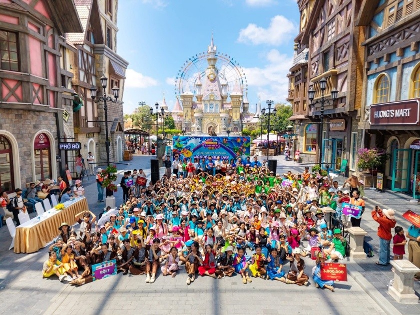 Phu nu hien dai phu quoc United Center 08