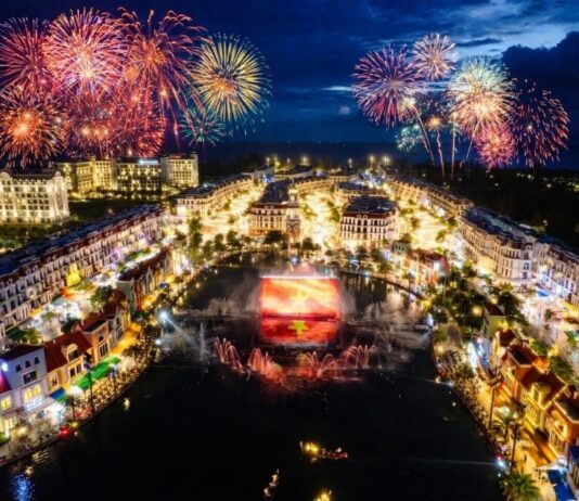 Phú Quốc United Center: Từ “tâm điểm không ngủ” đến “vũ trụ lễ hội” bùng nổ