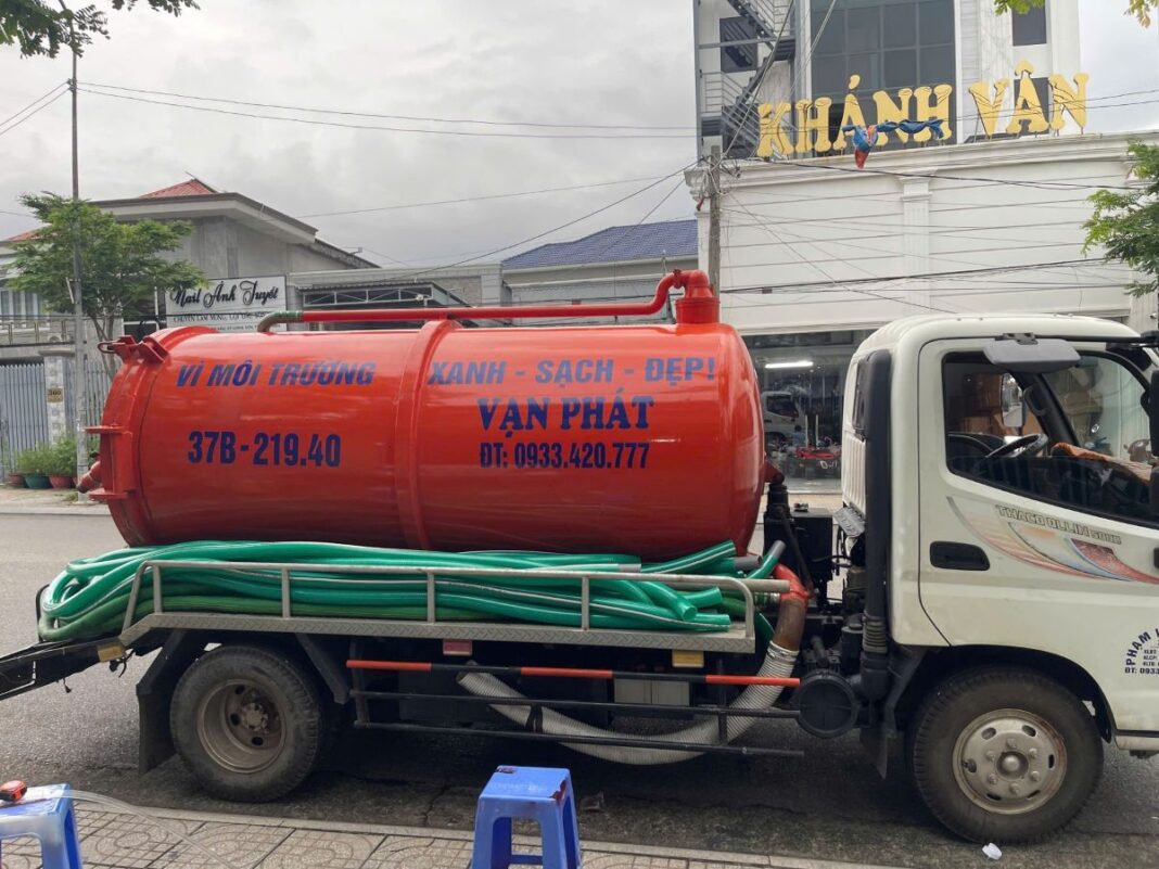 Phu_nu_hien_dai_rut_ham_cau_van_phat_01