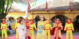 Giữ hồn lễ hội biển