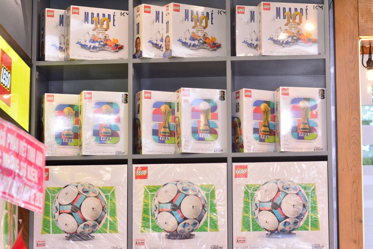 Phu nu hien dai fahasa lego world cup 2026 01