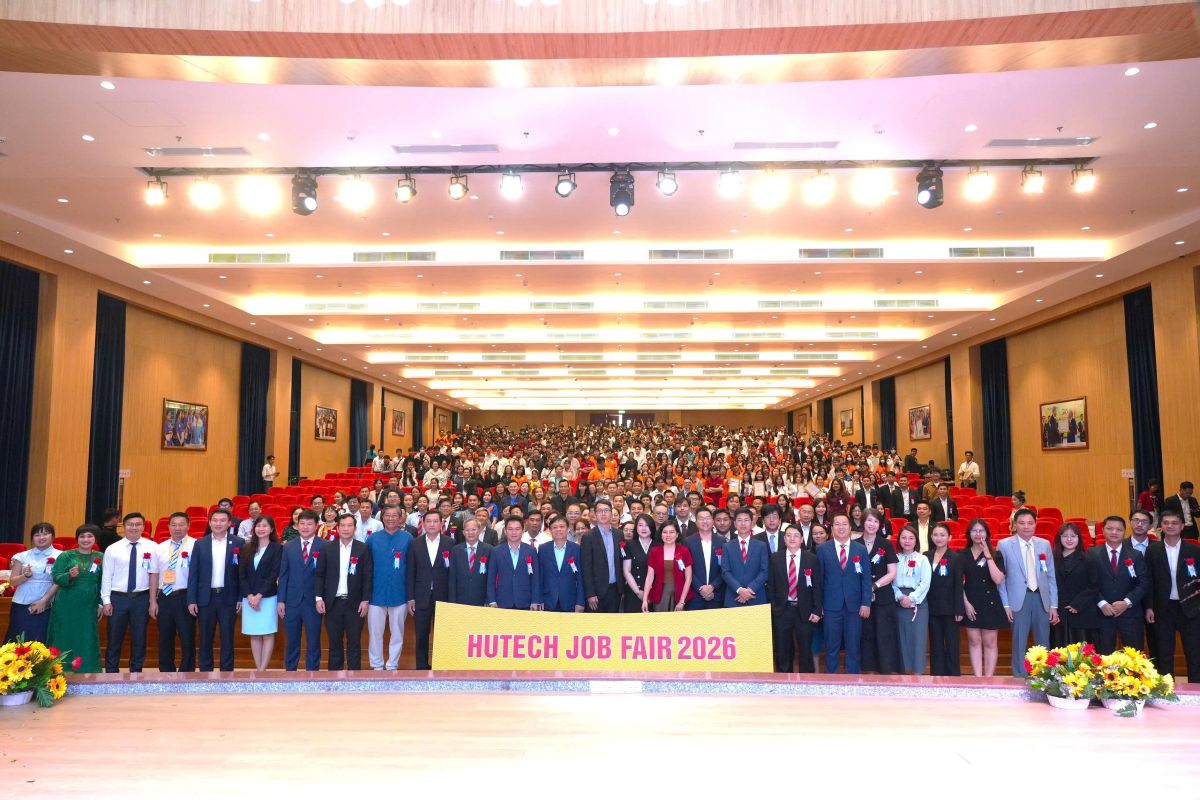 Phu nu hien dai hutech JOB FAIR 2026 02