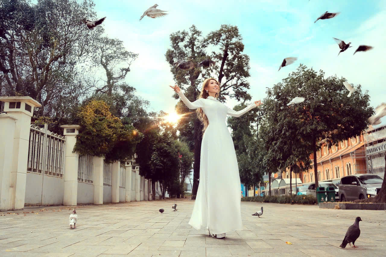 Van Pham dai dien Viet Nam thi Mrs Tourism Queen InternationaL 2026 4